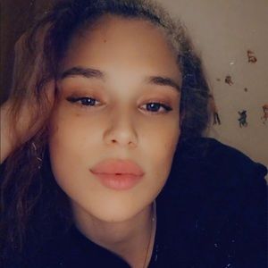 Meet your Posher, Lexiee